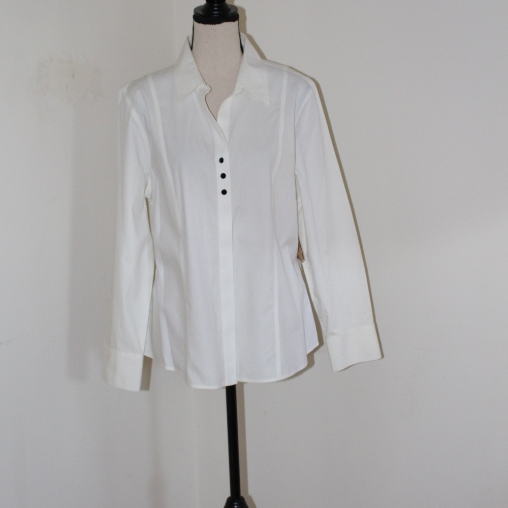 Coldwater Creek, No Iron Three black Button shirt others buttons are no show